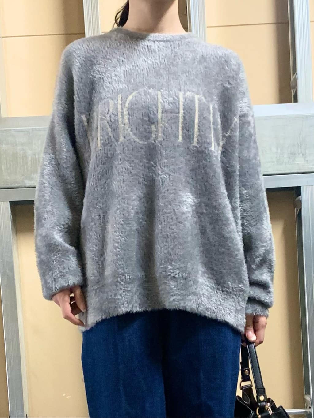 sahoさんの「THE SHOP TK｜ベルベットフェザー ロゴニットプルオーバー」を使ったコーディネート