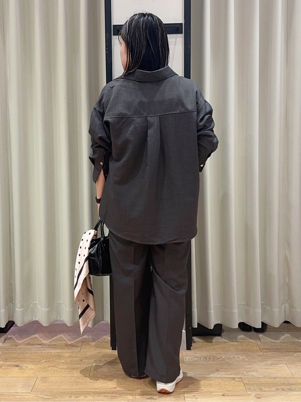 SoRAoさんの「grove｜【カセット服/選べる着丈】洗濯機で洗えるオーバーシャツ」を使ったコーディネート