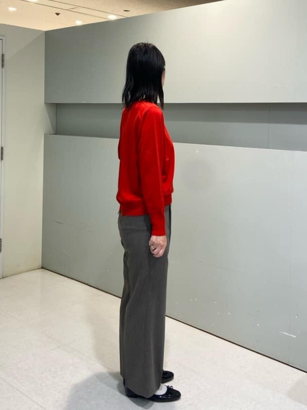 hitomiさんの「UNTITLED｜【アンサンブル可/洗える】シルクウールカシミヤ ドルマンスリーブニット」を使ったコーディネート