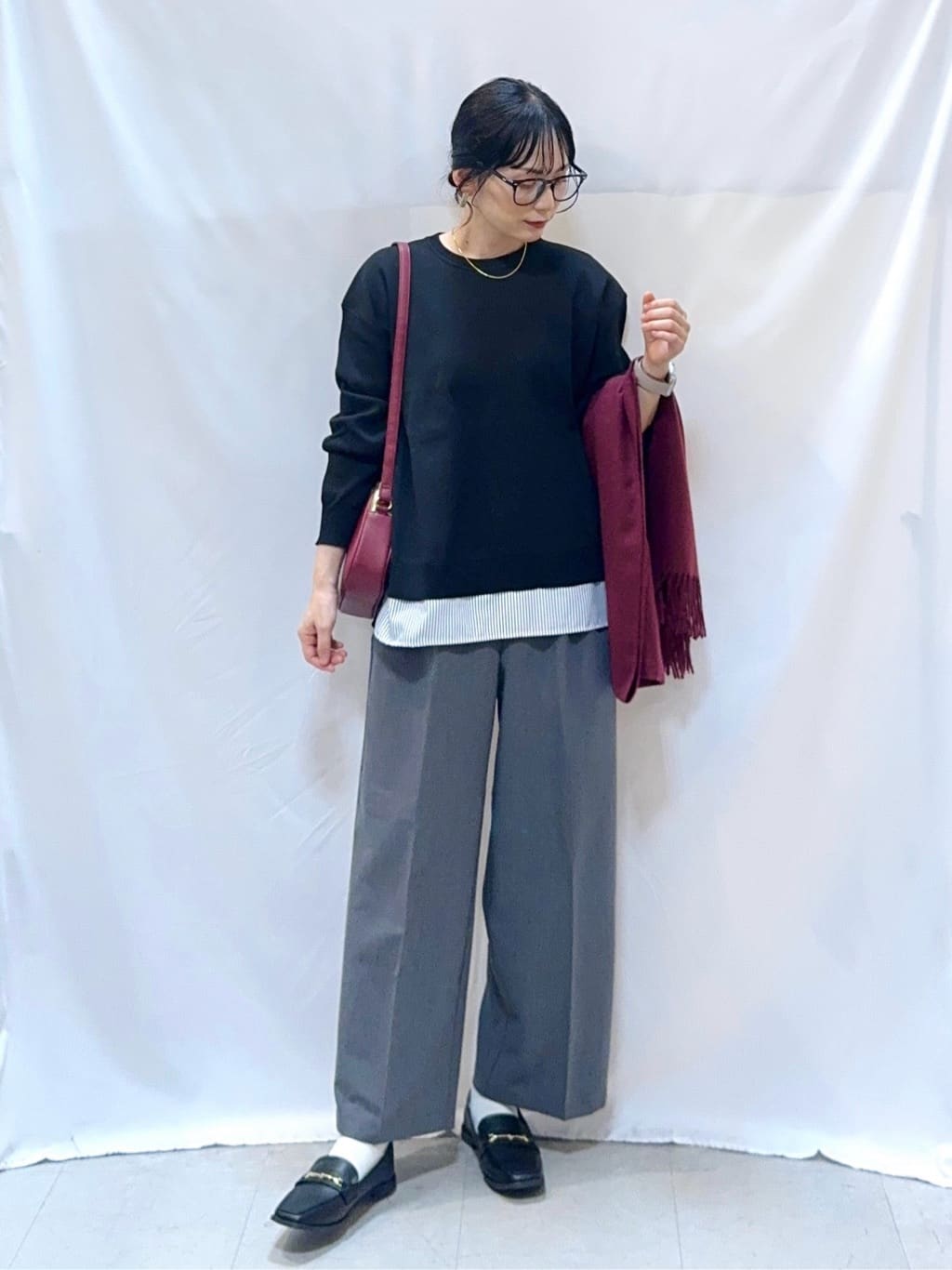 𝐇𝐢𝐫𝐨𝐦𝐢さんの「SHOO･LA･RUE｜【洗濯機可/S-LL】すっきり上品きれい見え タックワイドパンツ」を使ったコーディネート