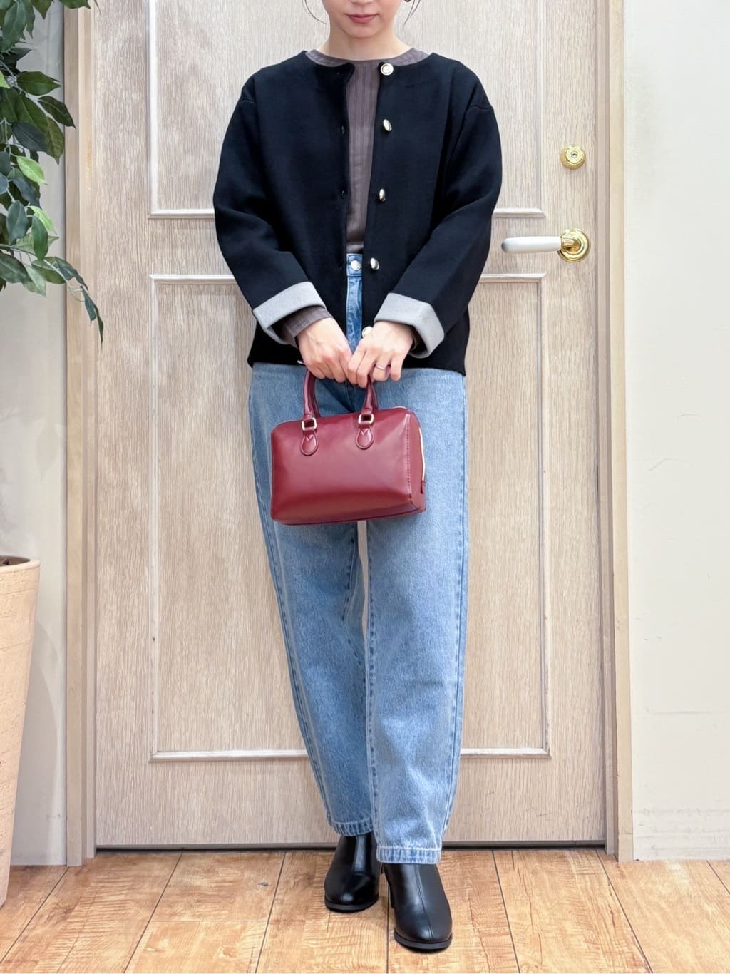 なみさんの「SHOO･LA･RUE｜【S-LL】程よくゆったりな 柔らかデニムテーパードパンツ」を使ったコーディネート