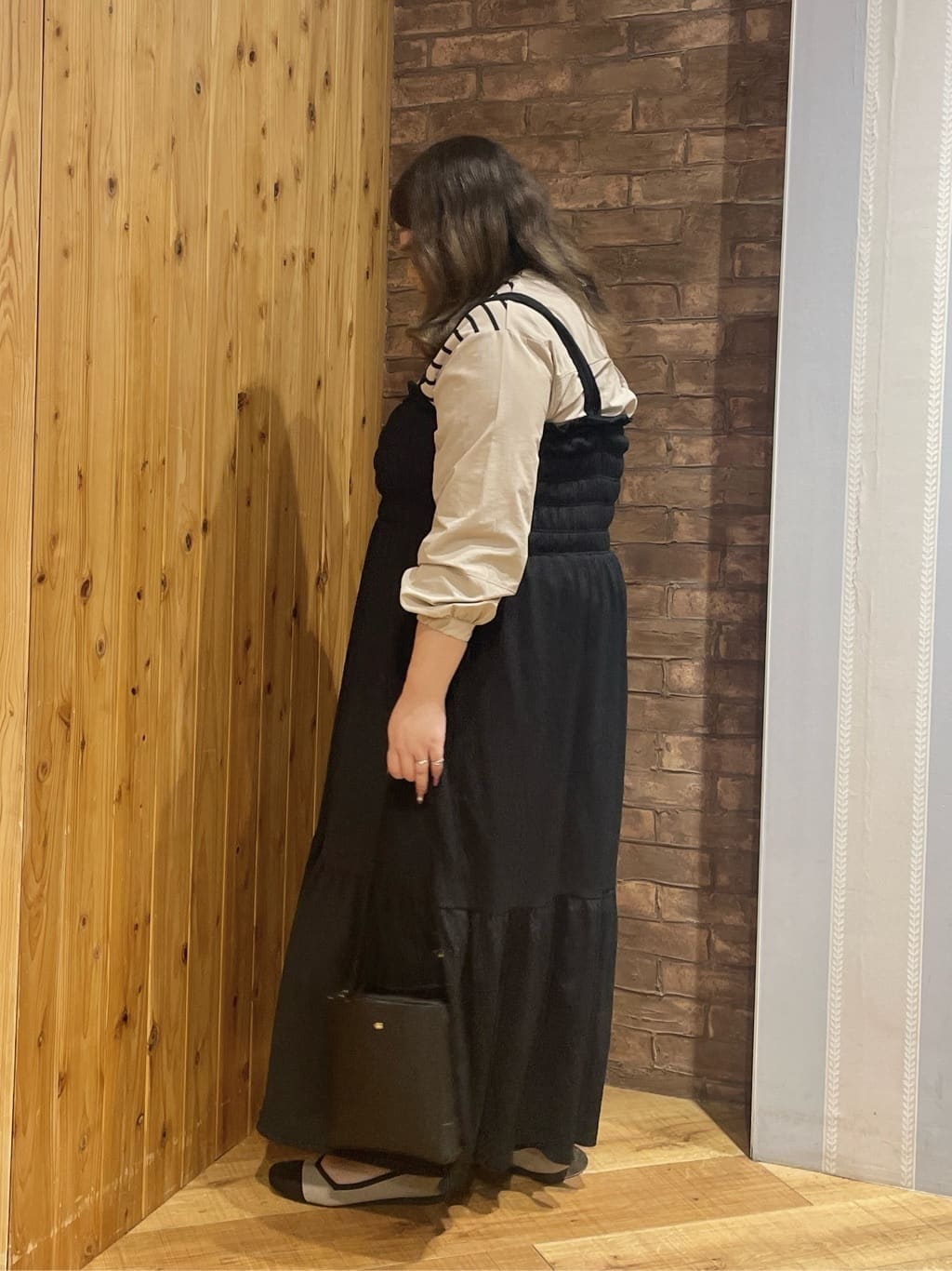 Risaさんの「SHOO･LA･RUE｜【S-LL】インせず決まる 背中タック入り パフ袖トップス」を使ったコーディネート
