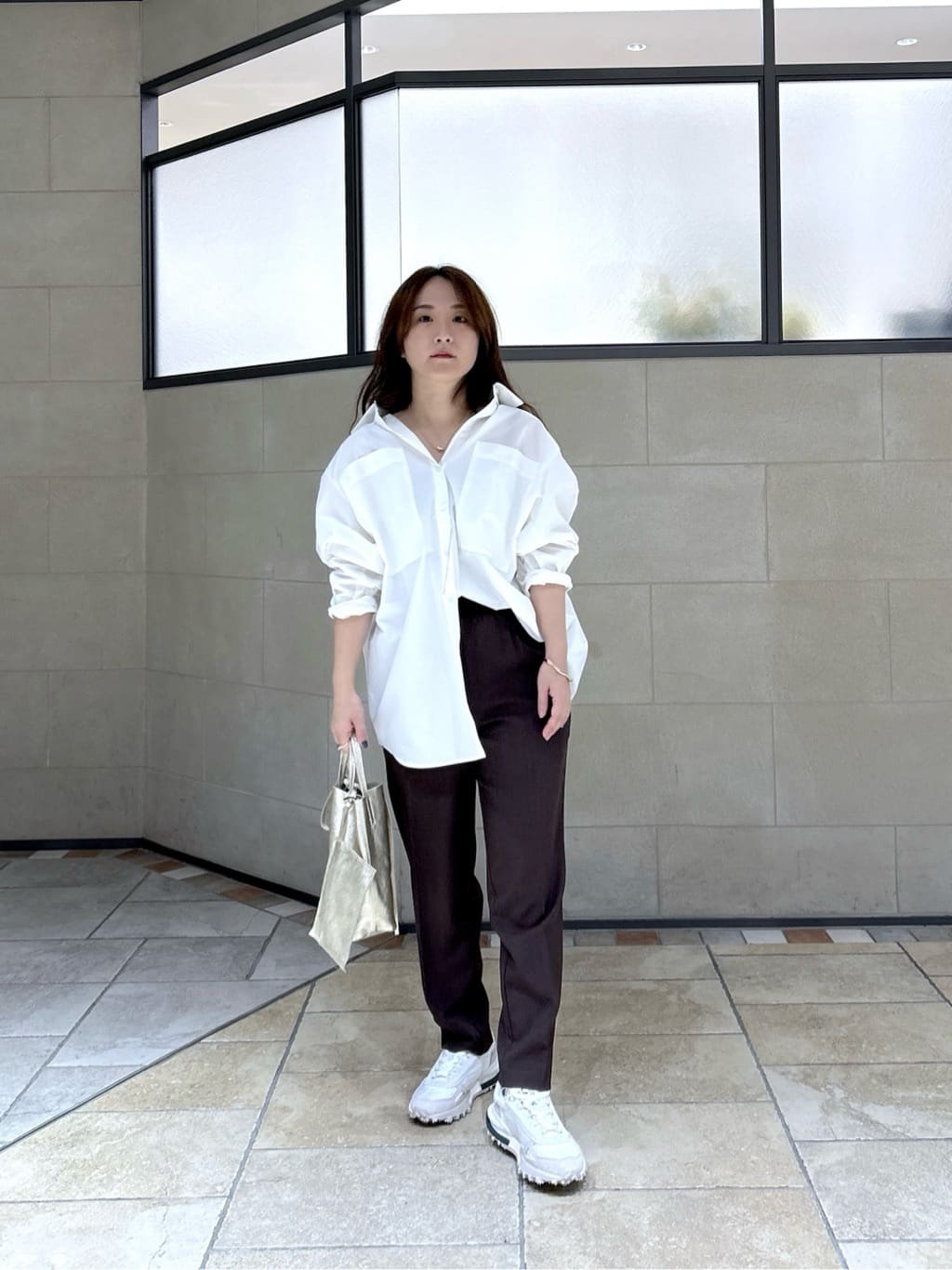 よねさんの「INDIVI｜Comfy SET UP｜イージーテーパードパンツ【セットアップ対応／通勤/カセット服】」を使ったコーディネート