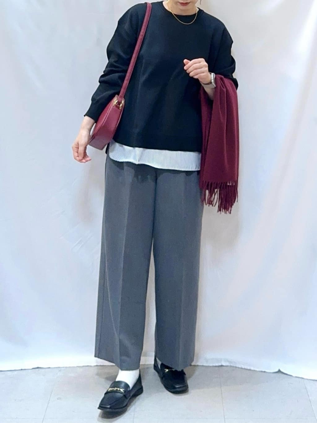 𝐇𝐢𝐫𝐨𝐦𝐢さんの「SHOO･LA･RUE｜【洗濯機可/S-LL】すっきり上品きれい見え タックワイドパンツ」を使ったコーディネート