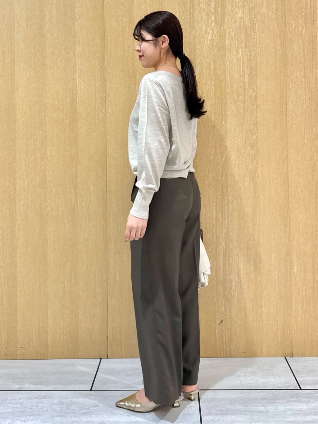 nanaさんの「UNTITLED｜【アンサンブル可/洗える】シルクウールカシミヤ ドルマンスリーブニット」を使ったコーディネート