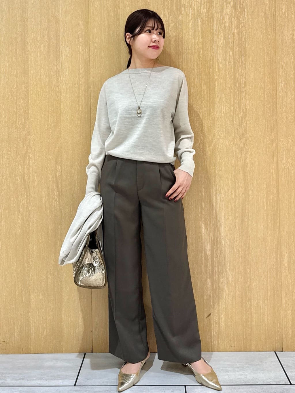 nanaさんの「UNTITLED｜【アンサンブル可/洗える】シルクウールカシミヤ ドルマンスリーブニット」を使ったコーディネート
