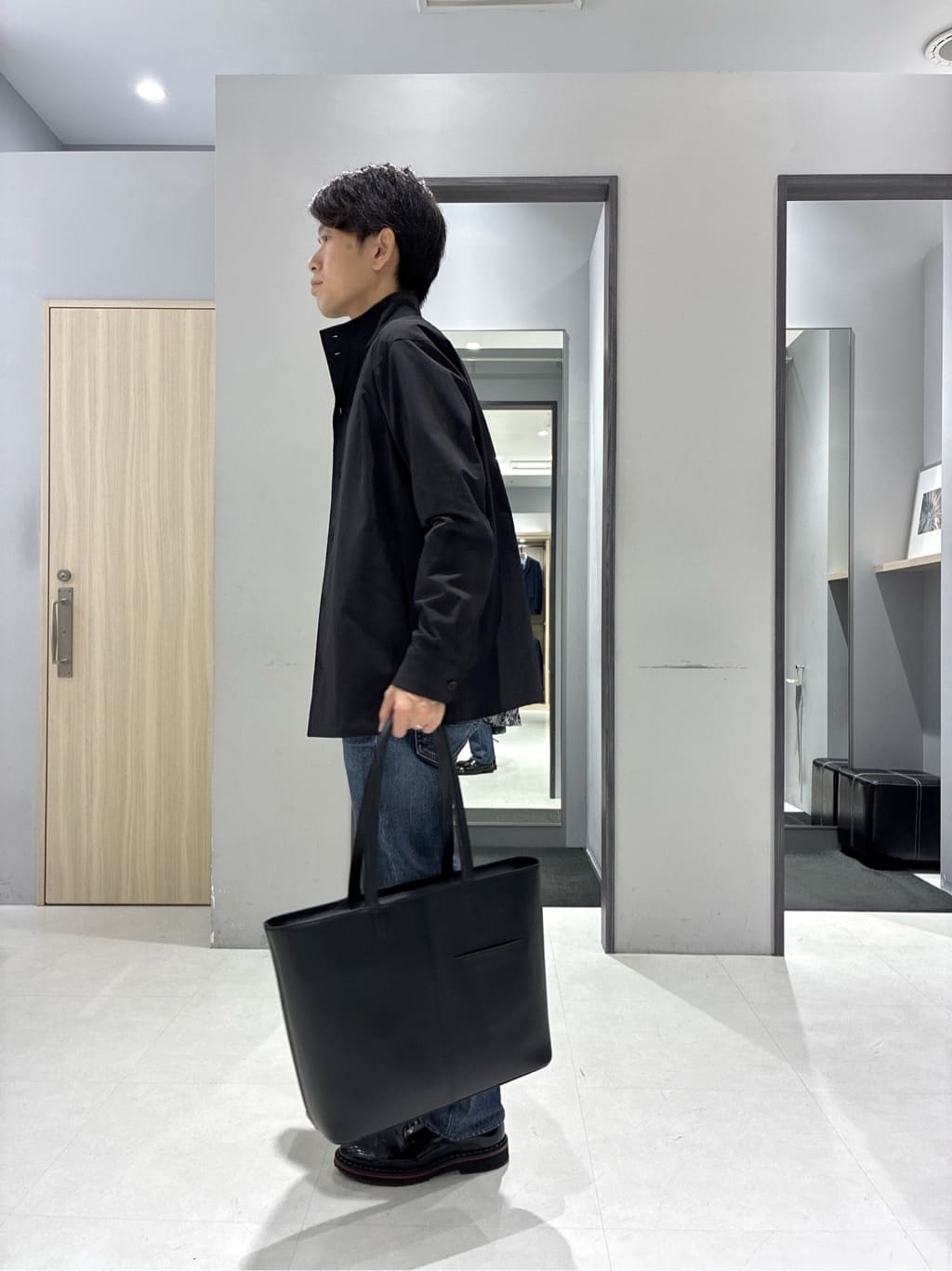 わいずみさんの「TAKEO KIKUCHI｜【3D ナイロン ストレッチ】スタンドカラー シャツブルゾン」を使ったコーディネート