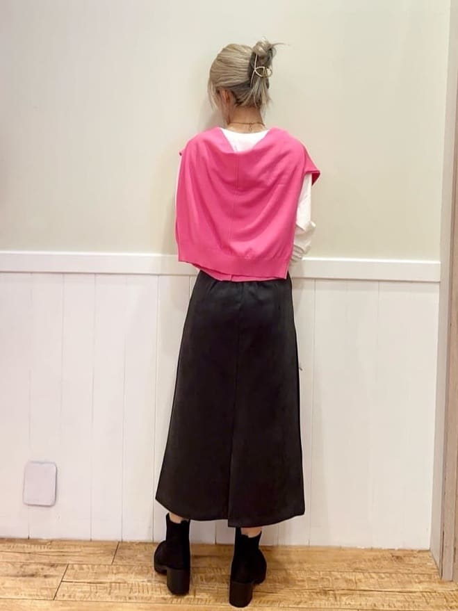 みりのさんの「SHOO･LA･RUE｜【洗える/S-LL/アンサンブル可】大人フェミニン さらっとタッチのニットカーディガン」を使ったコーディネート