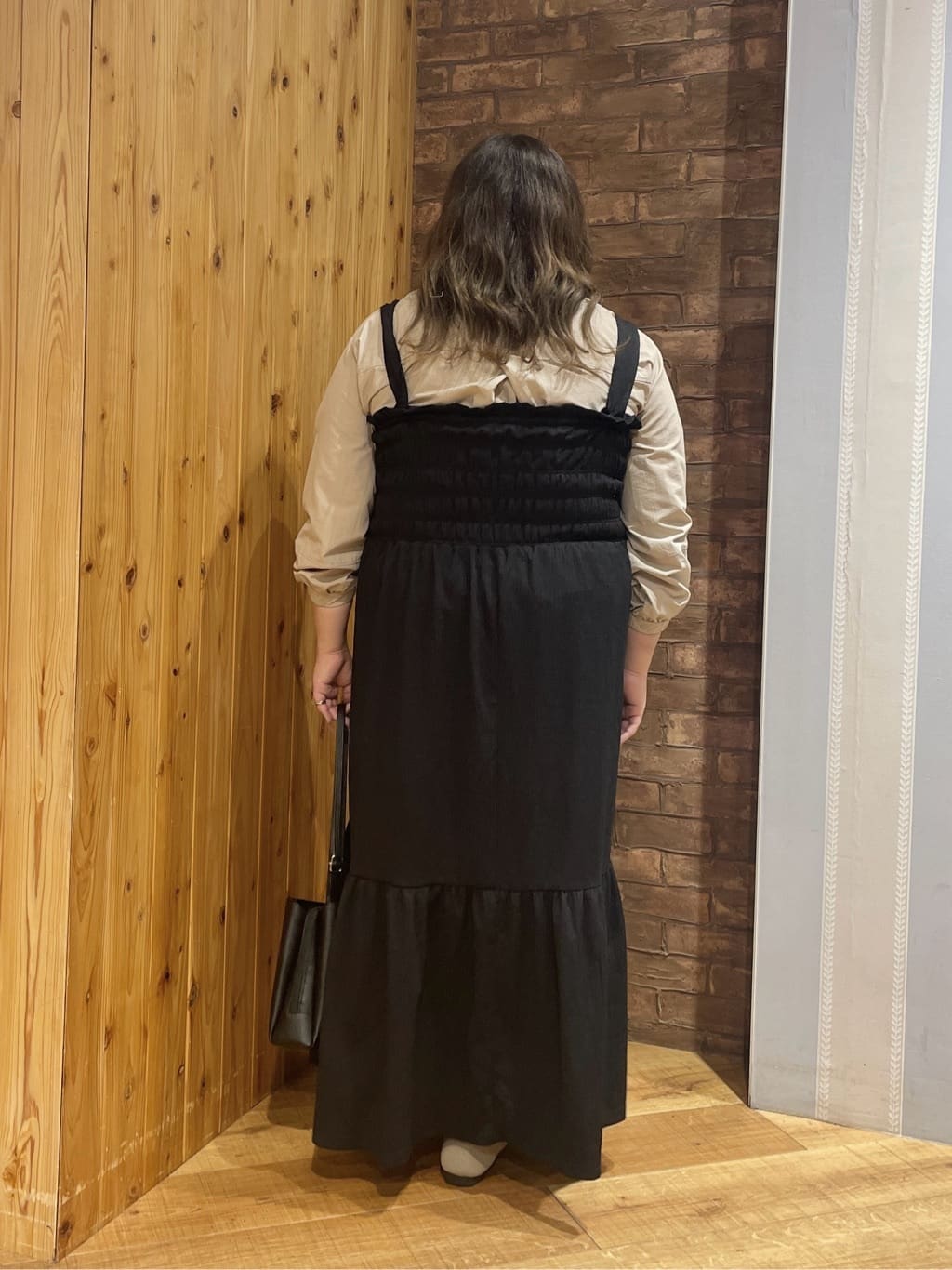 Risaさんの「SHOO･LA･RUE｜【S-LL】インせず決まる 背中タック入り パフ袖トップス」を使ったコーディネート