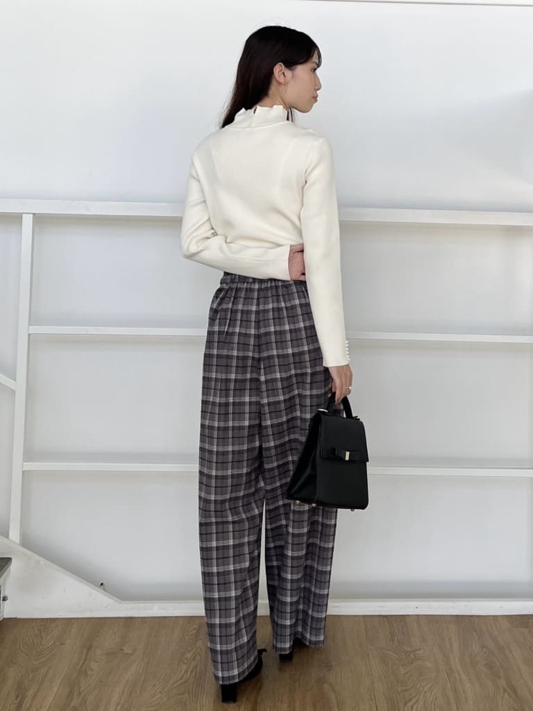 はばさんの「Couture brooch｜【多機能・フェミニン】パール調リブニット」を使ったコーディネート