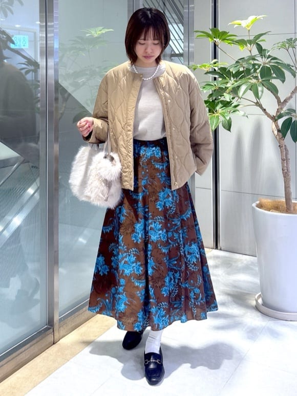 yukaさんの「UNTITLED｜【アンサンブル可/洗える】シルクウールカシミヤ ドルマンスリーブニット」を使ったコーディネート