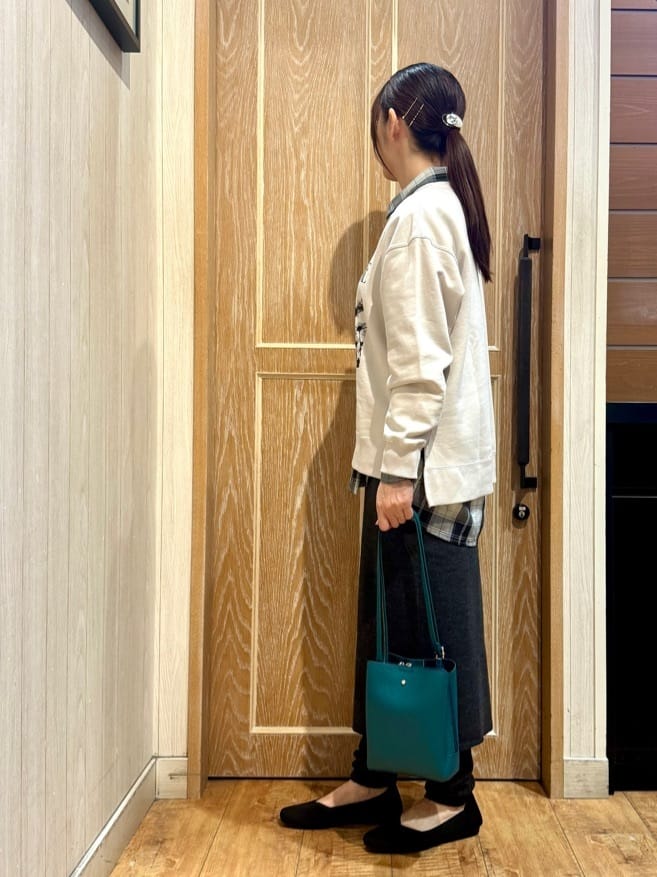 KAORIさんの「SHOO･LA･RUE｜グラフィックアソート裏毛スウェット」を使ったコーディネート