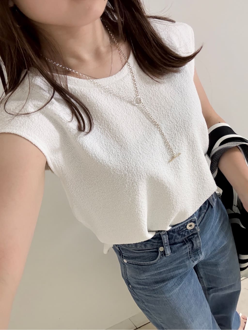 kahoさんの「INDIVI｜【褒められデニム】ワイドストレート デニムパンツ」を使ったコーディネート