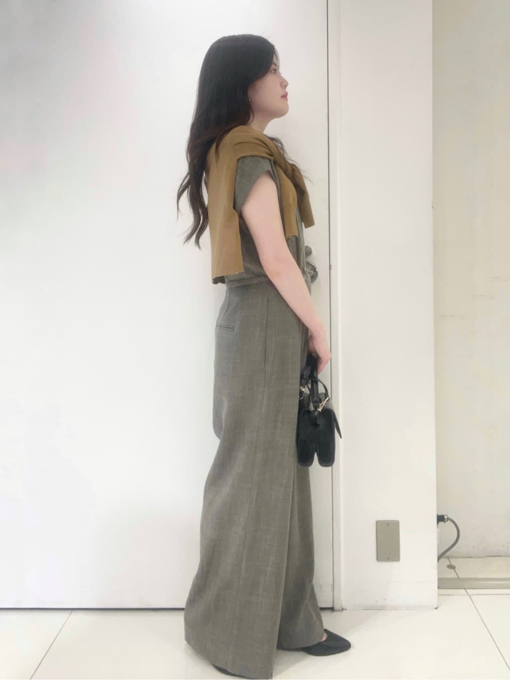 moeさんの「UNTITLED｜【前後2WAY/アンサンブル可/ゆったり】シアーカーディガン」を使ったコーディネート