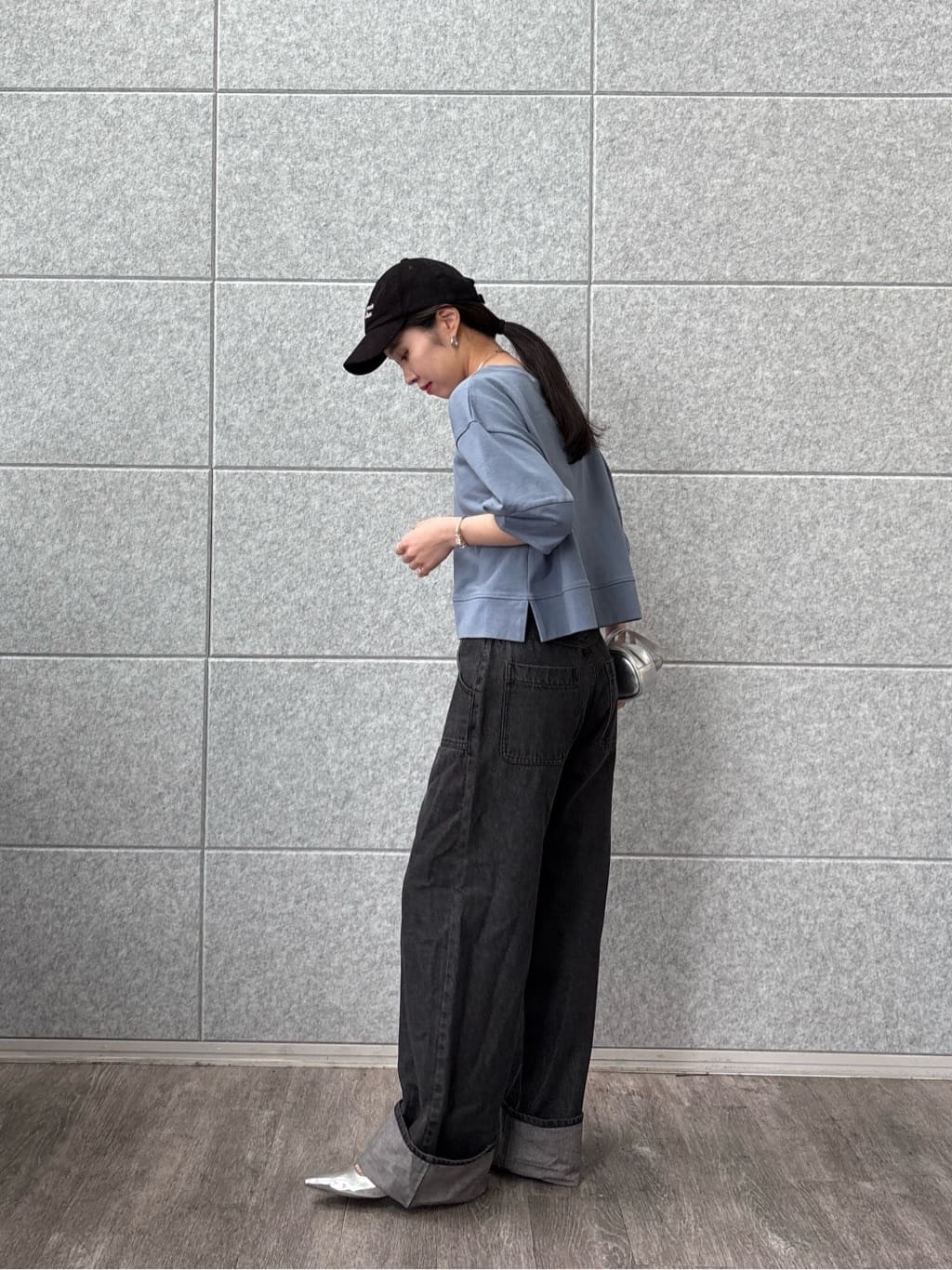 ひなさんの「INDIVI｜フォルムスリーブカットソー」を使ったコーディネート