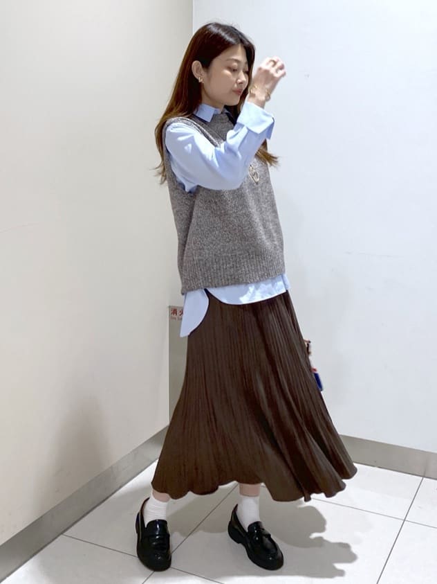 kanaさんの「UNTITLED｜【重ね着レイヤードに】杢調ニットベスト」を使ったコーディネート