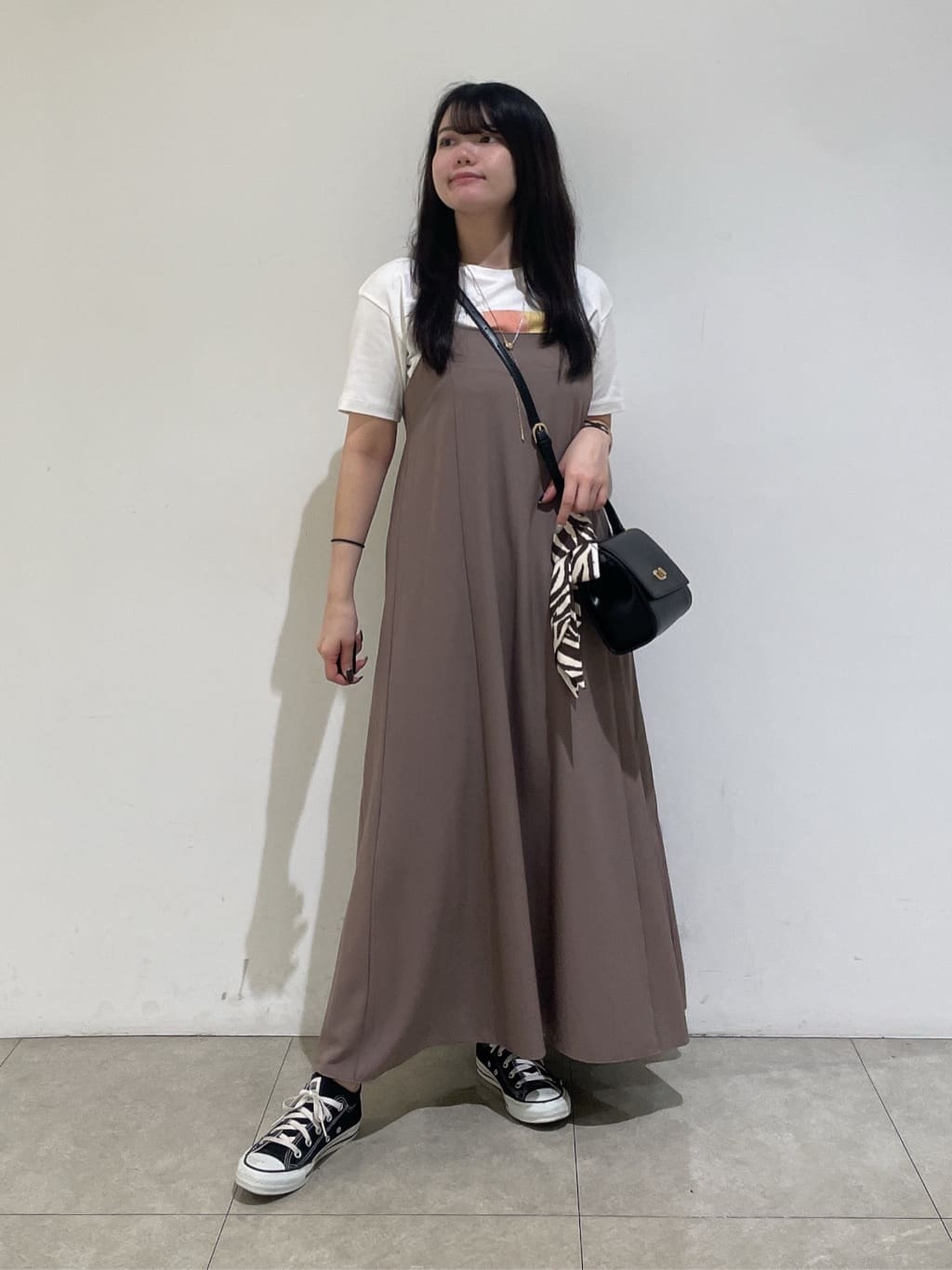 emikaさんの「INDIVI｜【UVケア】エアリージョーゼット キャミワンピース」を使ったコーディネート