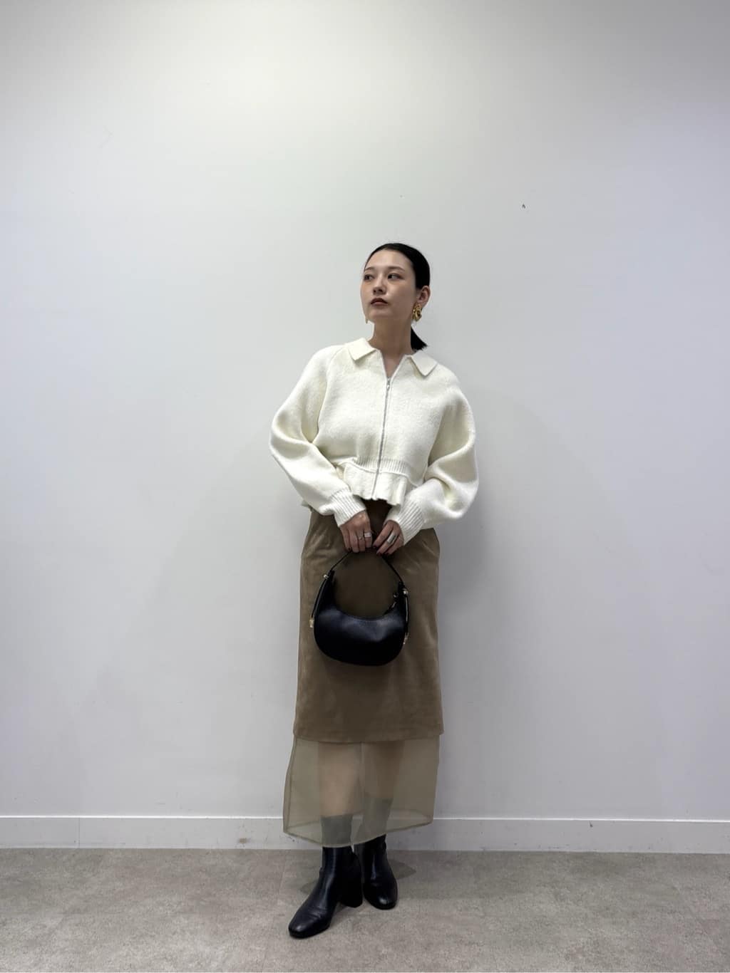 ayanoさんの「INDIVI｜スエードライクレイヤースカート」を使ったコーディネート