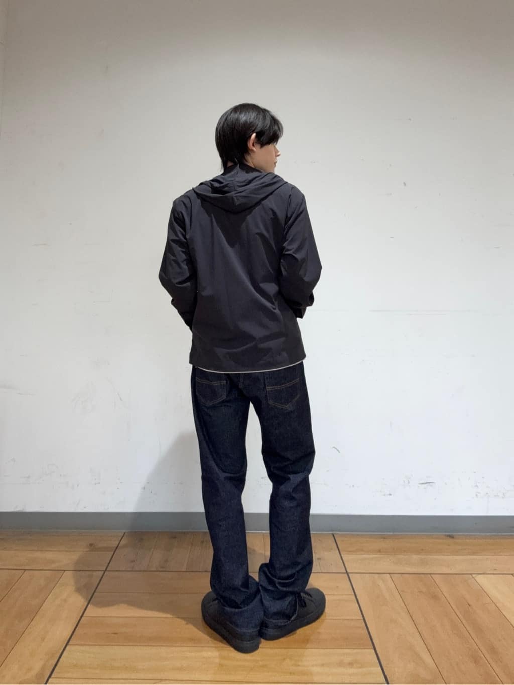hiroさんの「TAKEO KIKUCHI｜【3D ナイロン ストレッチ】ジップアップ フードブルゾン」を使ったコーディネート