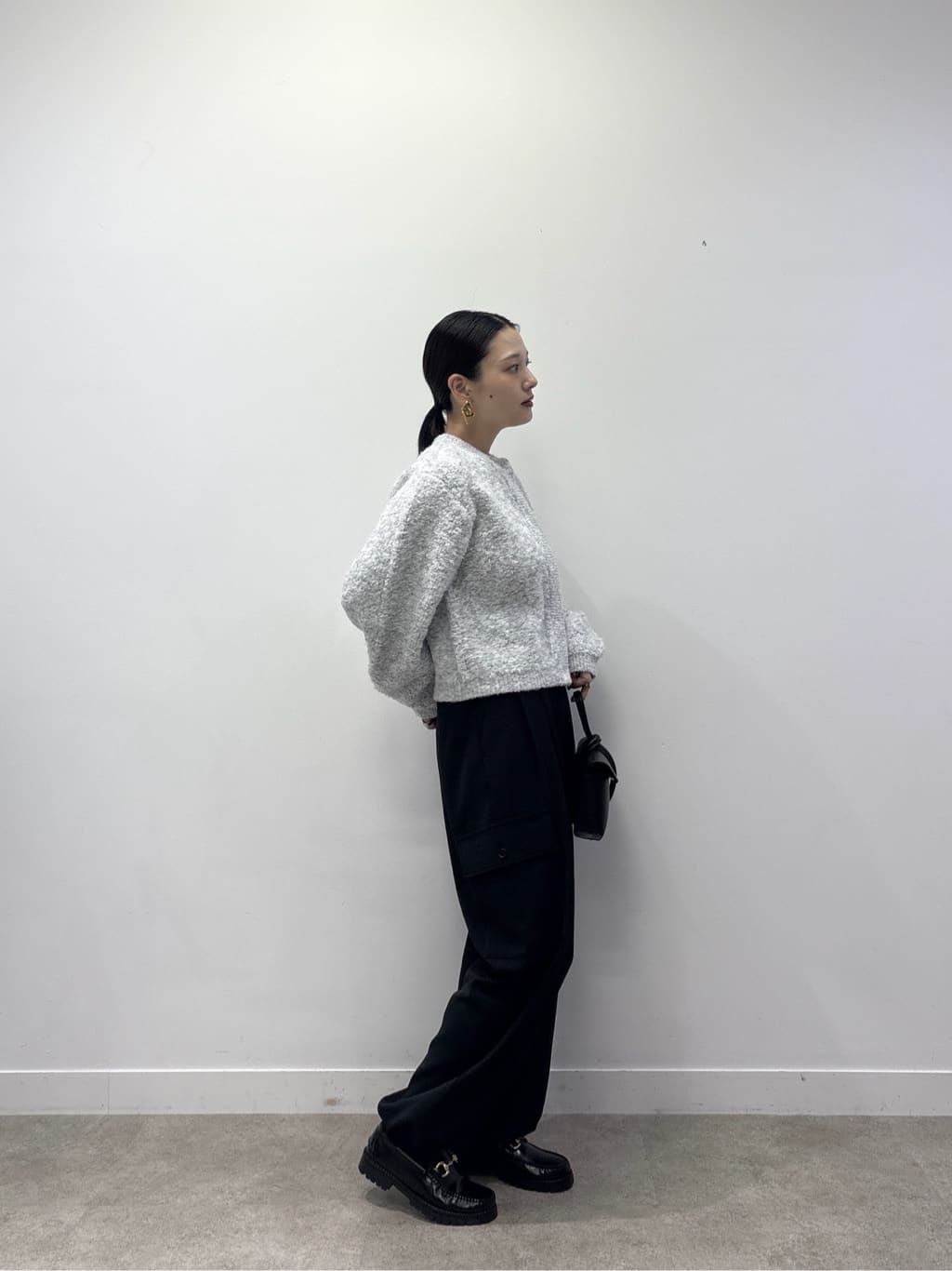 ayanoさんの「INDIVI｜【MILLELA FIRENZE】ループハンドルバッグ」を使ったコーディネート