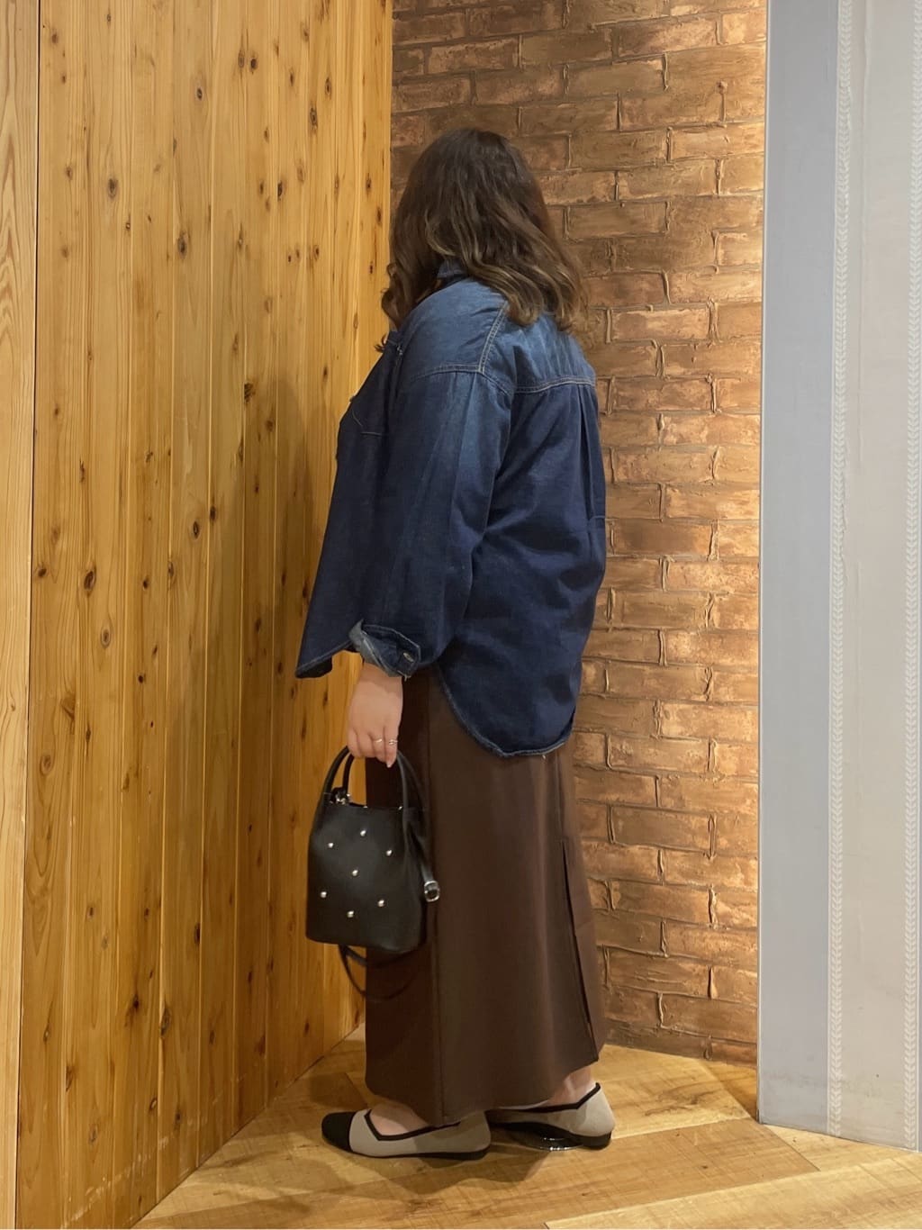 Risaさんの「SHOO･LA･RUE｜【S-LL】インせず決まる 背中タック入り パフ袖トップス」を使ったコーディネート