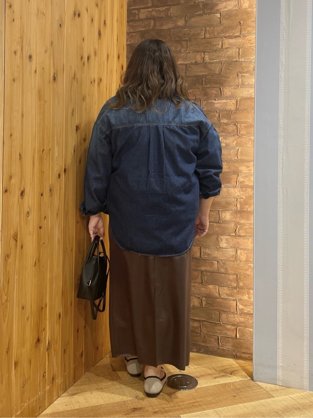 Risaさんの「SHOO･LA･RUE｜【S-LL】インせず決まる 背中タック入り パフ袖トップス」を使ったコーディネート