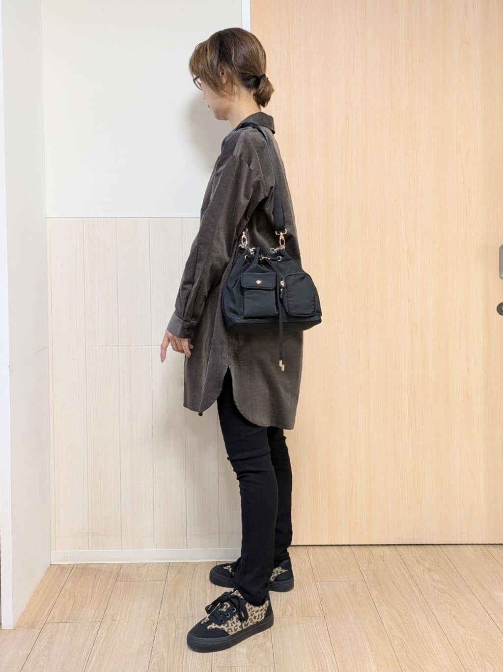 YuAさんの「SHOO･LA･RUE｜【洗濯機可/S-LL】すっきり見えにこだわった コーデュロイチュニックワンピース」を使ったコーディネート