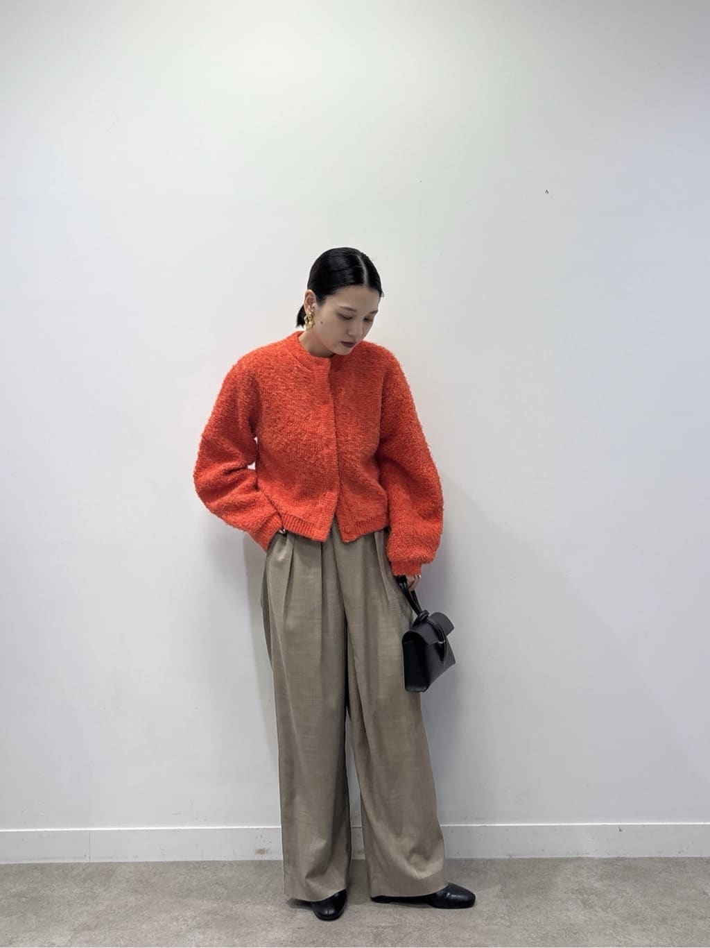 ayanoさんの「INDIVI｜センタータックメランジワイドパンツ」を使ったコーディネート