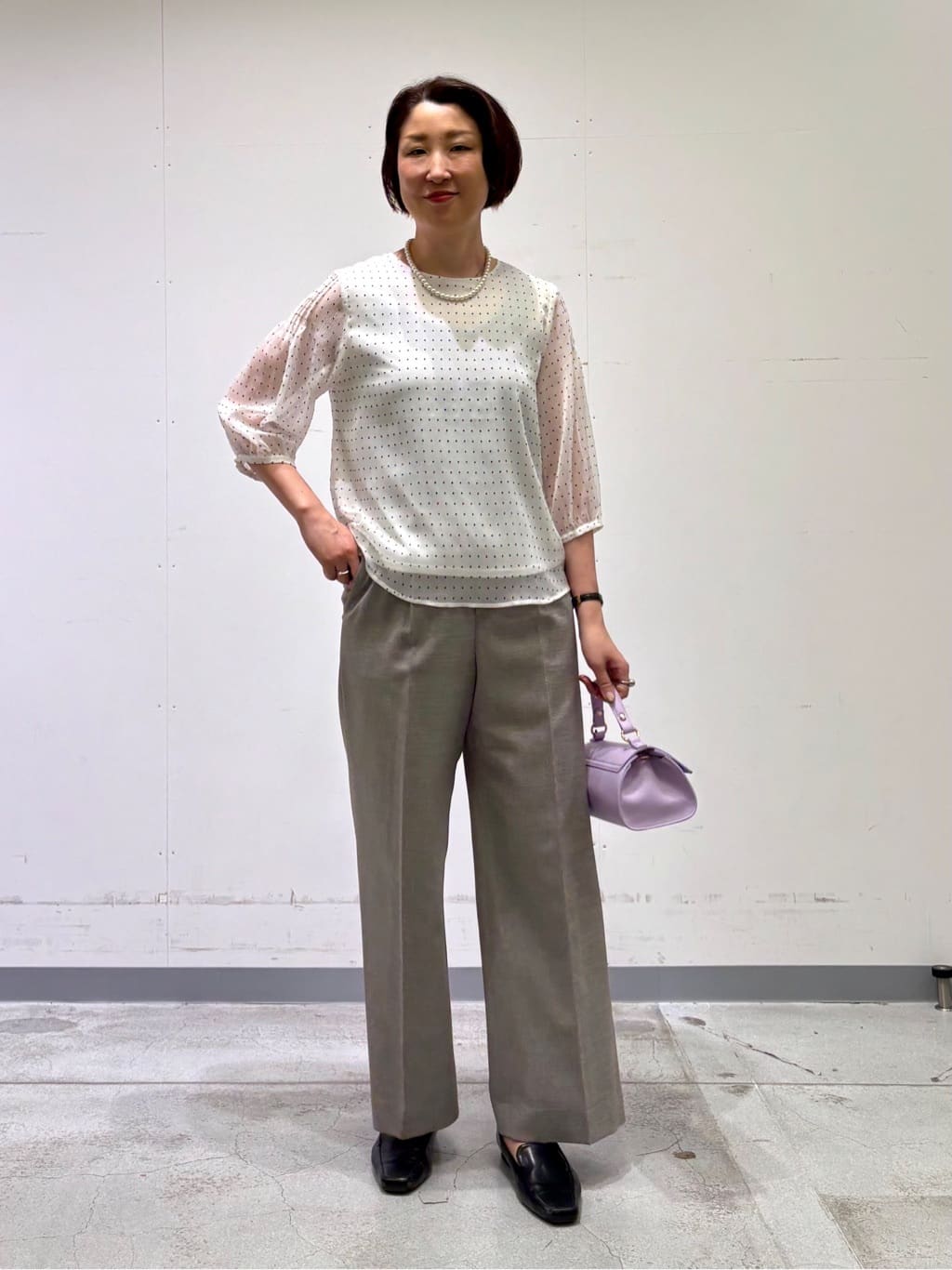yuriさんの「INDIVI｜【洗える／セットアップ可能】凹凸ストレッチ素材ストレートパンツ」を使ったコーディネート