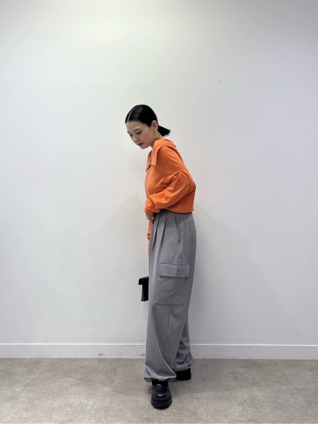 ayanoさんの「INDIVI｜2Wayドレープスリットニット」を使ったコーディネート