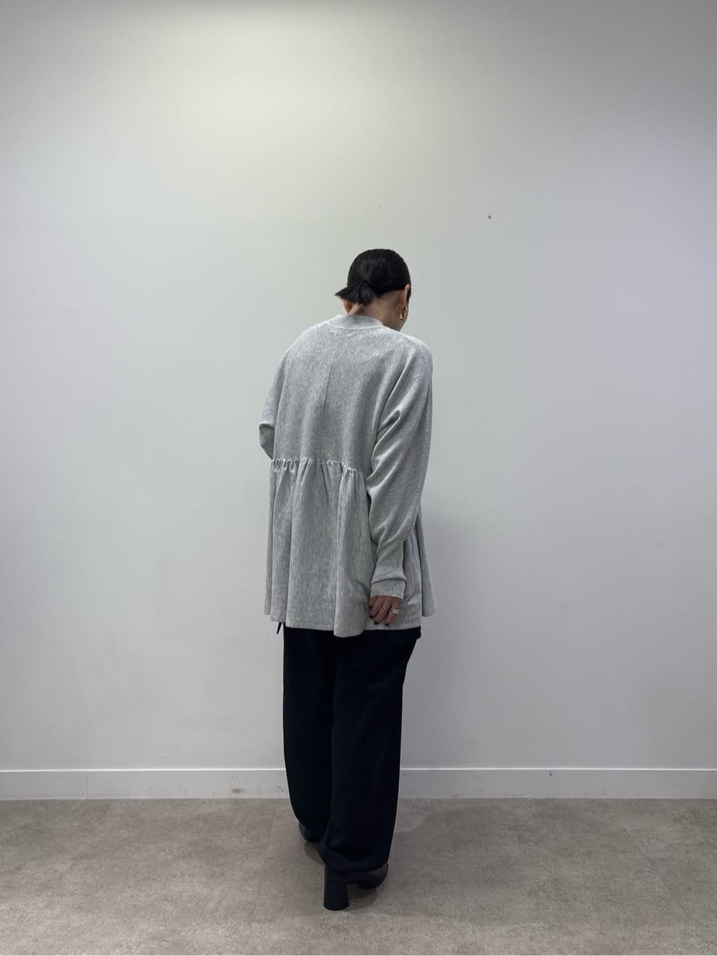 ayanoさんの「INDIVI｜【再入荷】ペプラムハイネックニット」を使ったコーディネート