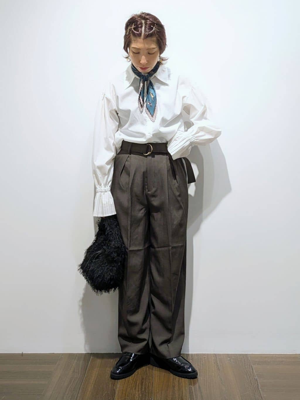 4410さんの「THE SHOP TK｜ベルト付バレルパンツ【セットアップ可】/CAVIANシリーズ」を使ったコーディネート