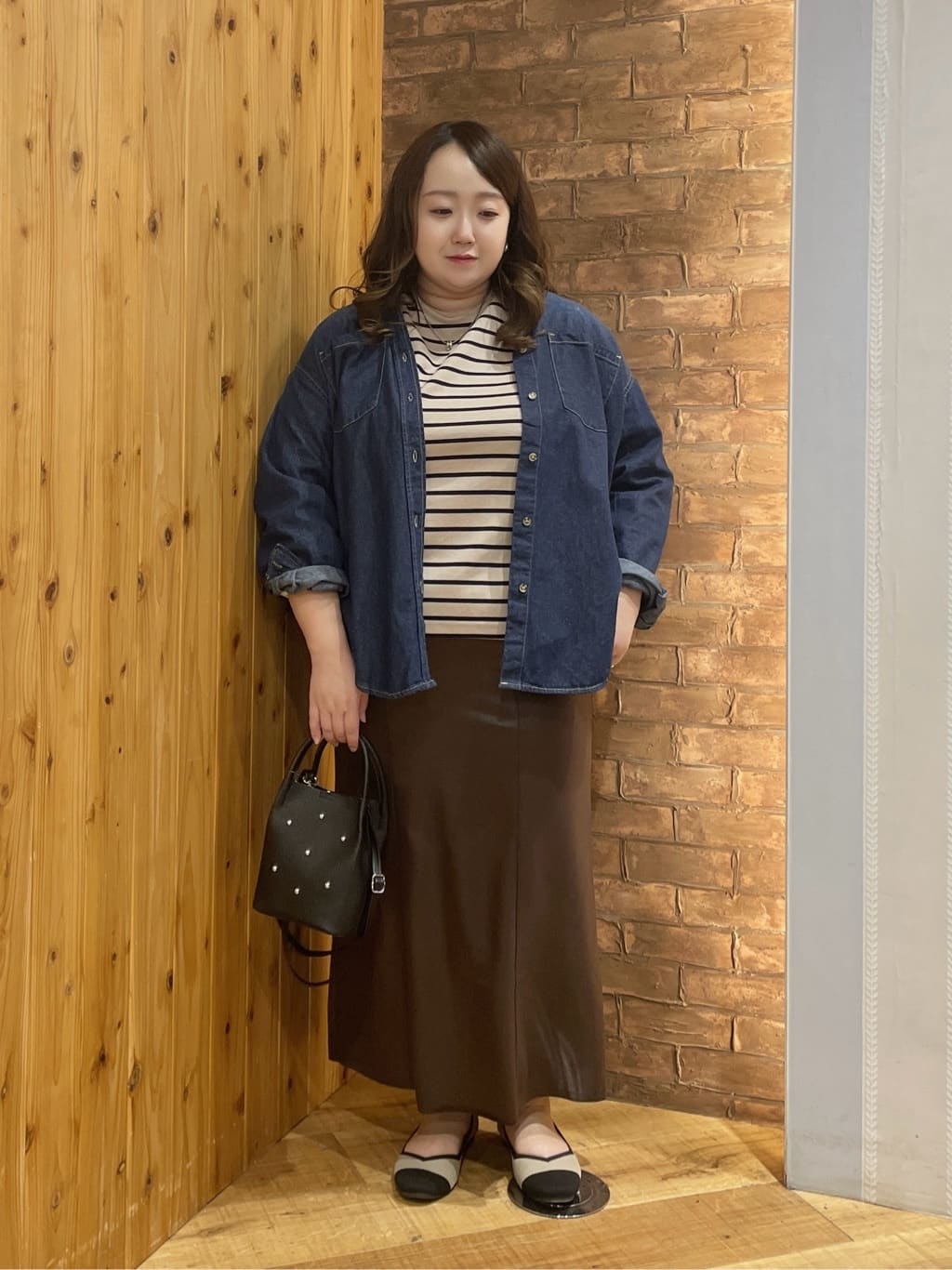 Risaさんの「SHOO･LA･RUE｜【S-LL】インせず決まる 背中タック入り パフ袖トップス」を使ったコーディネート