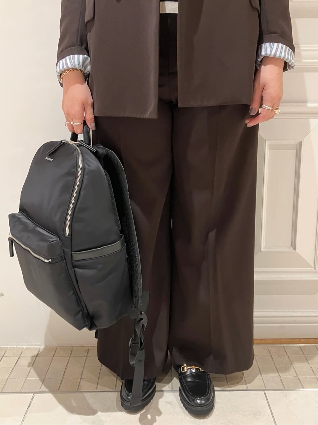 TAJIさんの「DRESSTERIOR｜【再入荷/荷重軽減】サスペンションマルチポケットリュック」を使ったコーディネート