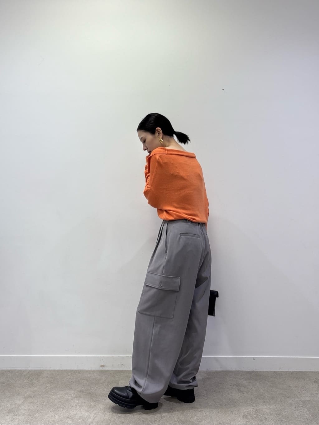ayanoさんの「INDIVI｜2Wayドレープスリットニット」を使ったコーディネート