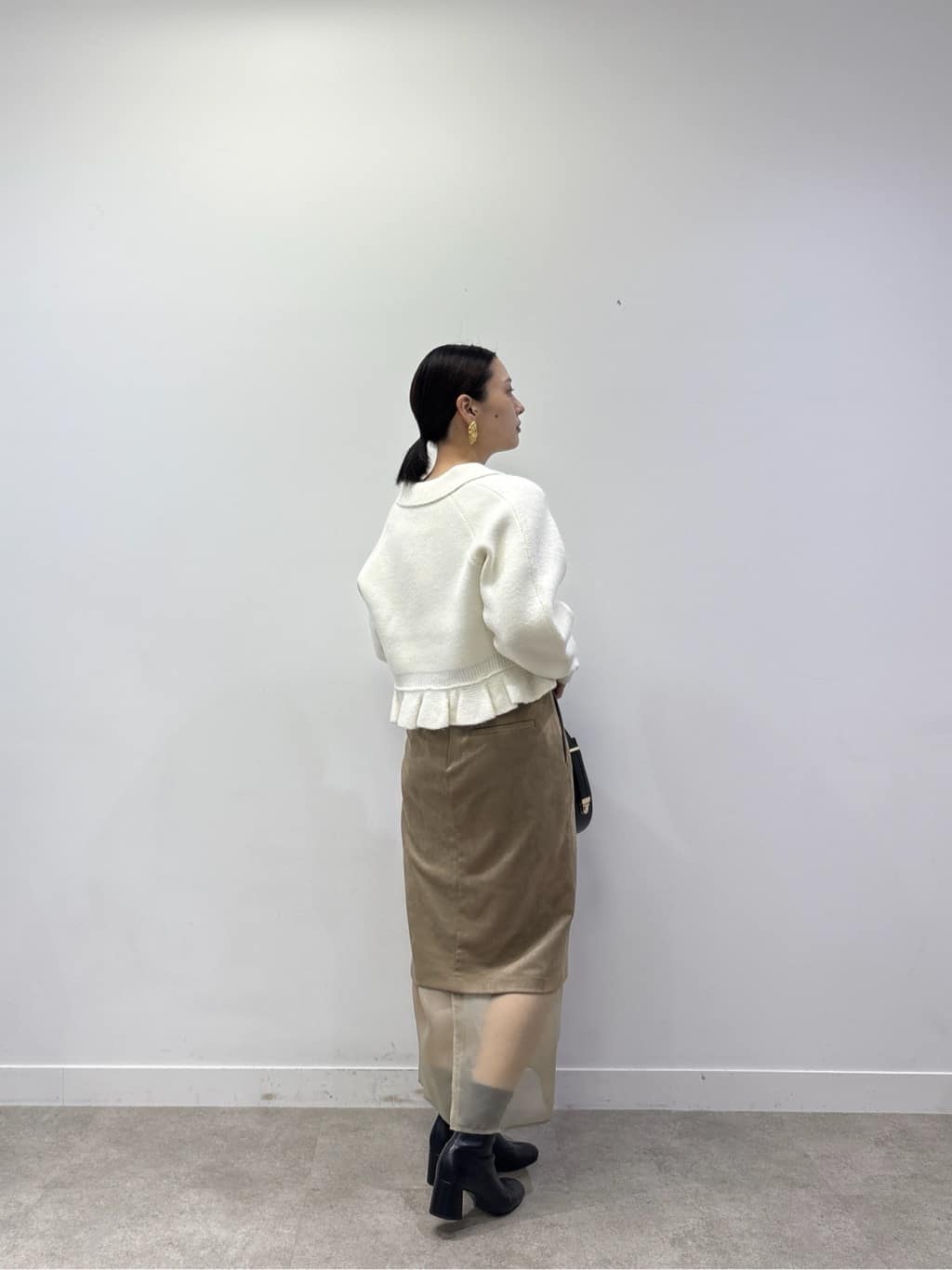 ayanoさんの「INDIVI｜スエードライクレイヤースカート」を使ったコーディネート