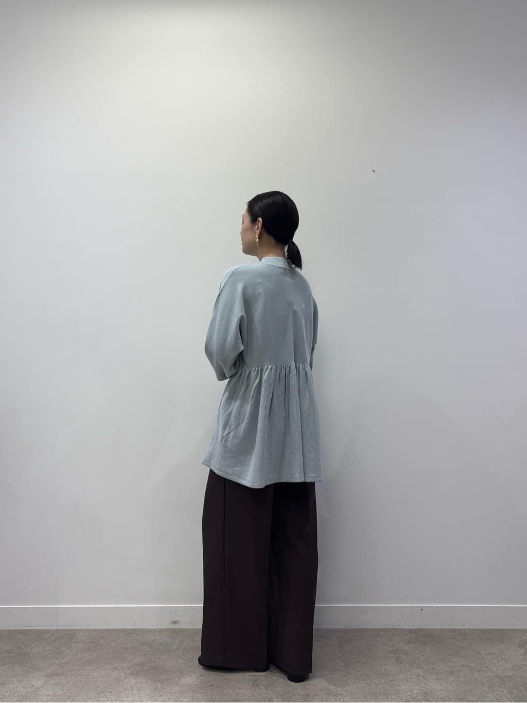ayanoさんの「INDIVI｜【再入荷】ペプラムハイネックニット」を使ったコーディネート