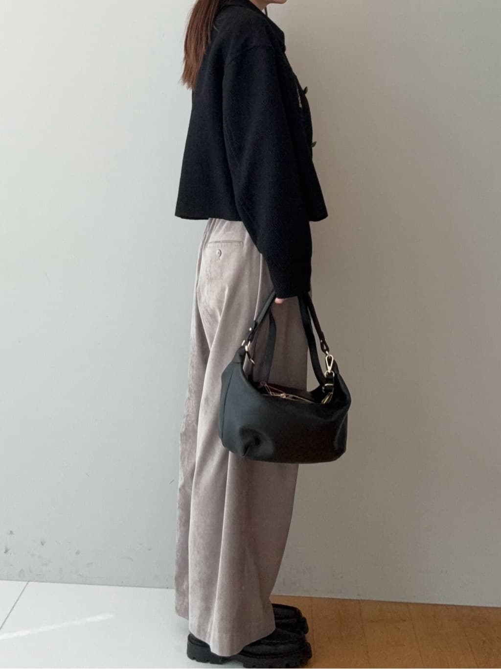 BUNさんの「DRESSTERIOR｜ソフト別珍イージーパンツ」を使ったコーディネート