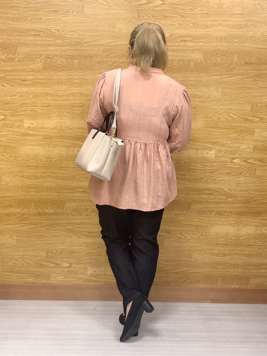 ぁむさんの「SHOO･LA･RUE｜【S-LL】大人フェミニン ペプラム風フリルブラウス」を使ったコーディネート