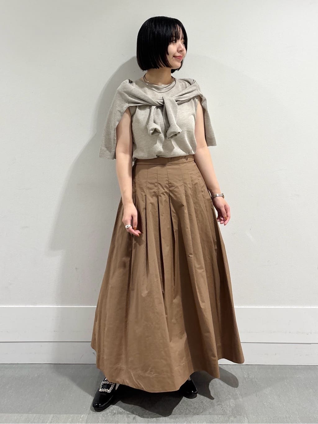 モエカさんの「UNTITLED｜【前後2WAY/アンサンブル可/ゆったり】シアーカーディガン」を使ったコーディネート