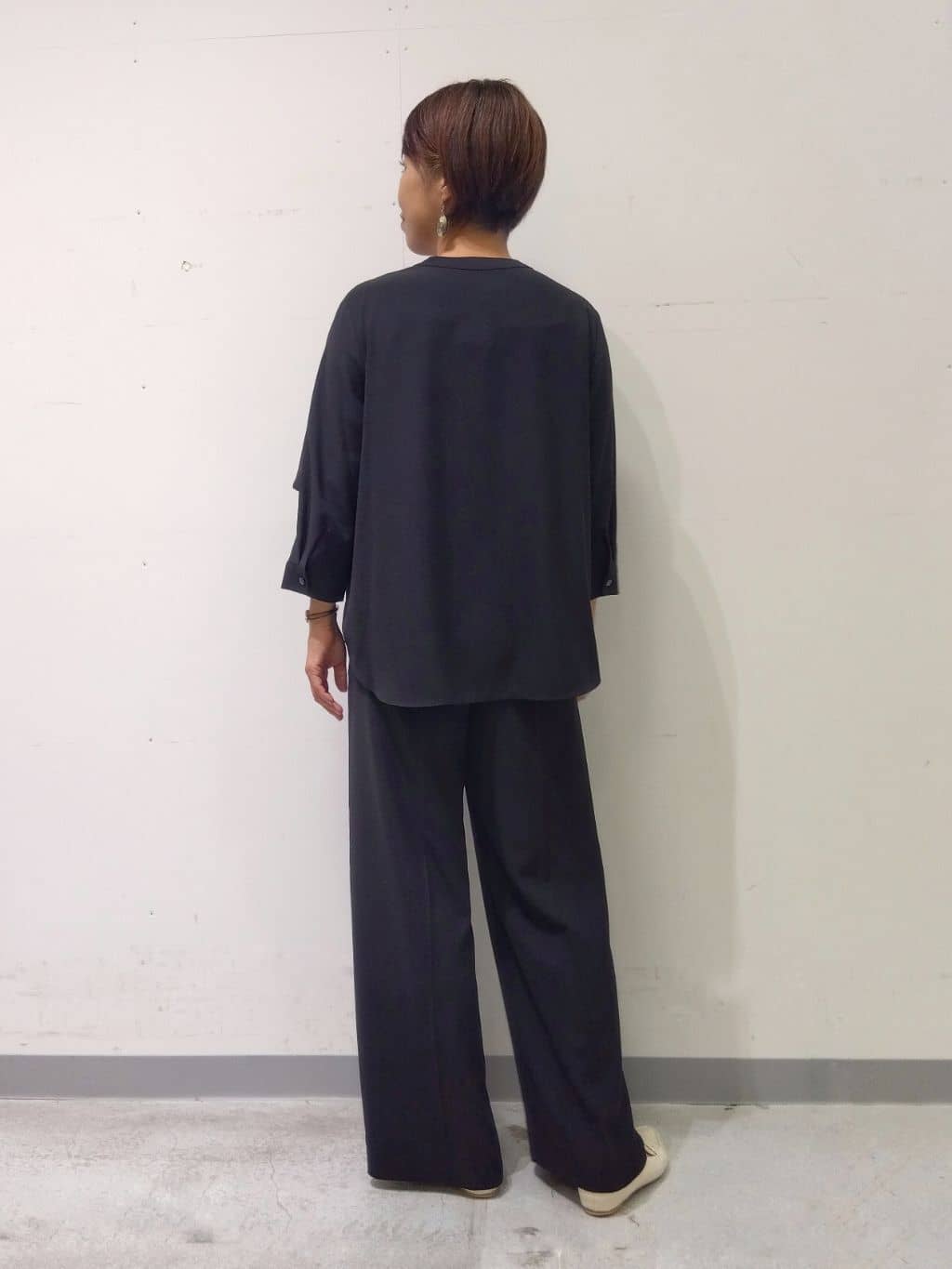 Kさんの「INDIVI｜【羽織りとしても活躍！】ケープカラーブラウス」を使ったコーディネート
