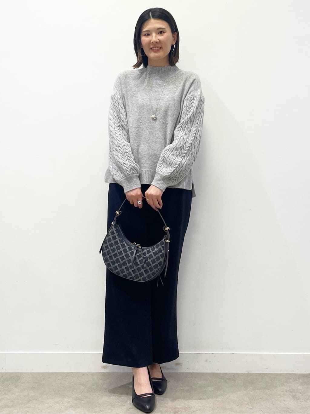 あやたかさんの「Reflect｜【ウエスト総ゴム／セットアップ可】フルレングスストレートパンツ」を使ったコーディネート