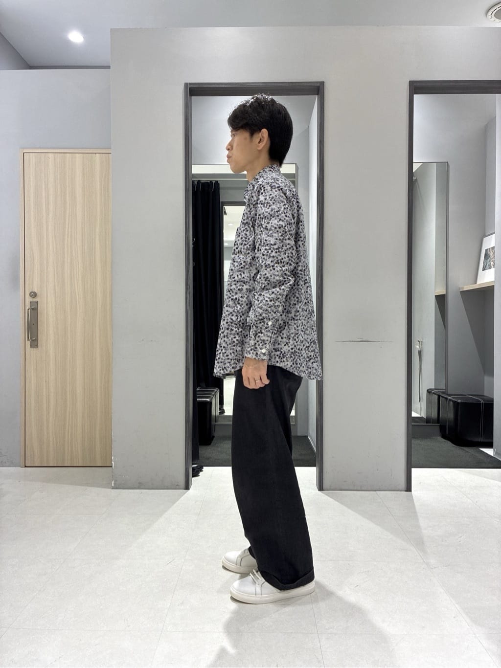 わいずみさんの「TAKEO KIKUCHI｜ストライプ小花 長袖シャツ」を使ったコーディネート