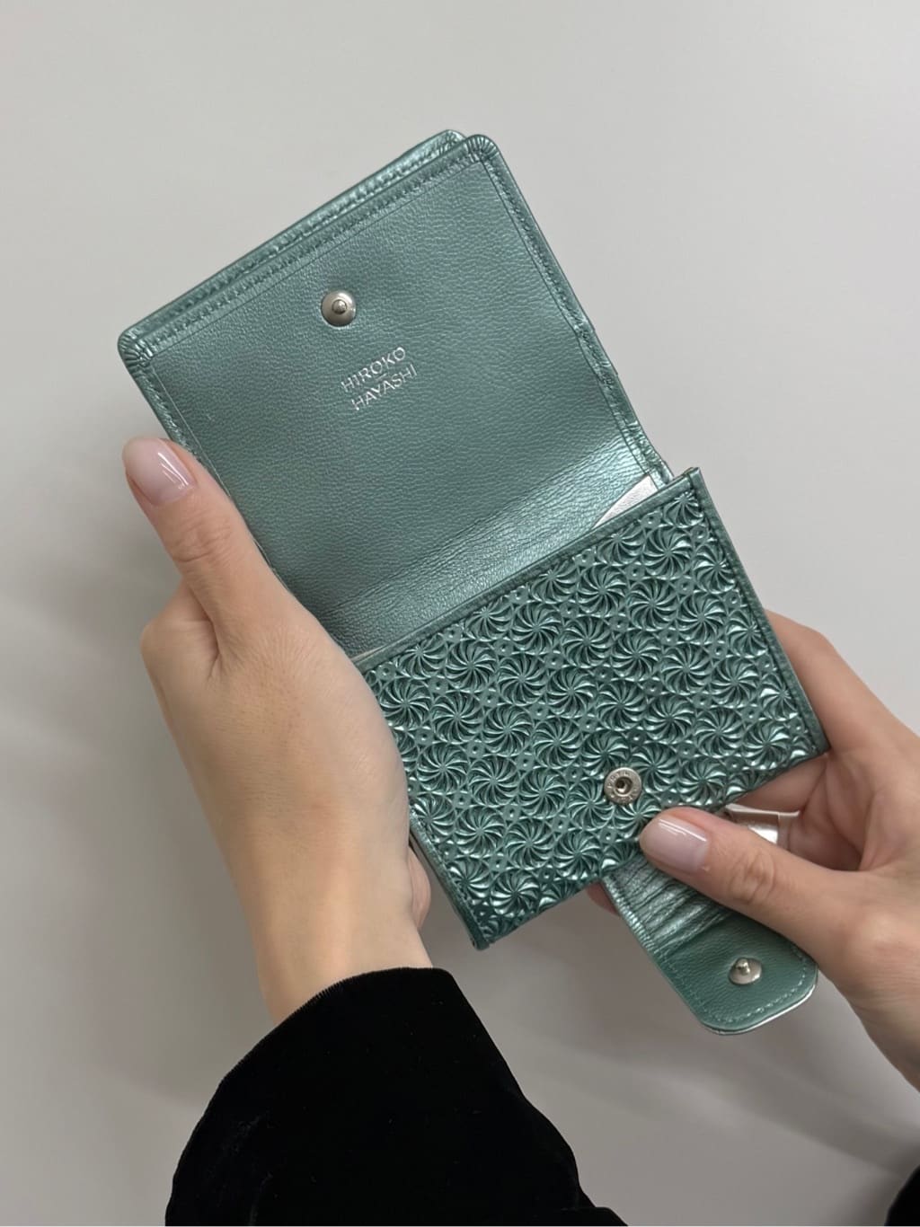 Kさんの「HIROKO HAYASHI｜GIRASOLE PIPERITA（ジラソーレ ピペリータ）薄型二つ折り財布」を使ったコーディネート