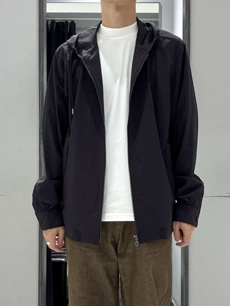 わいずみさんの「TAKEO KIKUCHI｜【COOL CITY WEAR】インドライ天竺モックネック プルオーバー /吸汗速乾」を使ったコーディネート