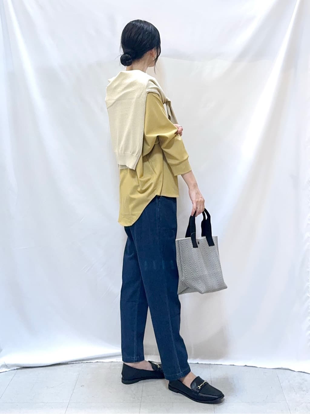 𝐇𝐢𝐫𝐨𝐦𝐢さんの「SHOO･LA･RUE｜【高レビュー/洗濯後しわになりにくい】1枚でサマ見え 8分袖ドルマンブラウス」を使ったコーディネート
