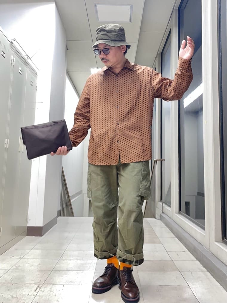 MAKOTO AIさんの「TAKEO KIKUCHI｜ボーラーハット柄 長袖シャツ」を使ったコーディネート