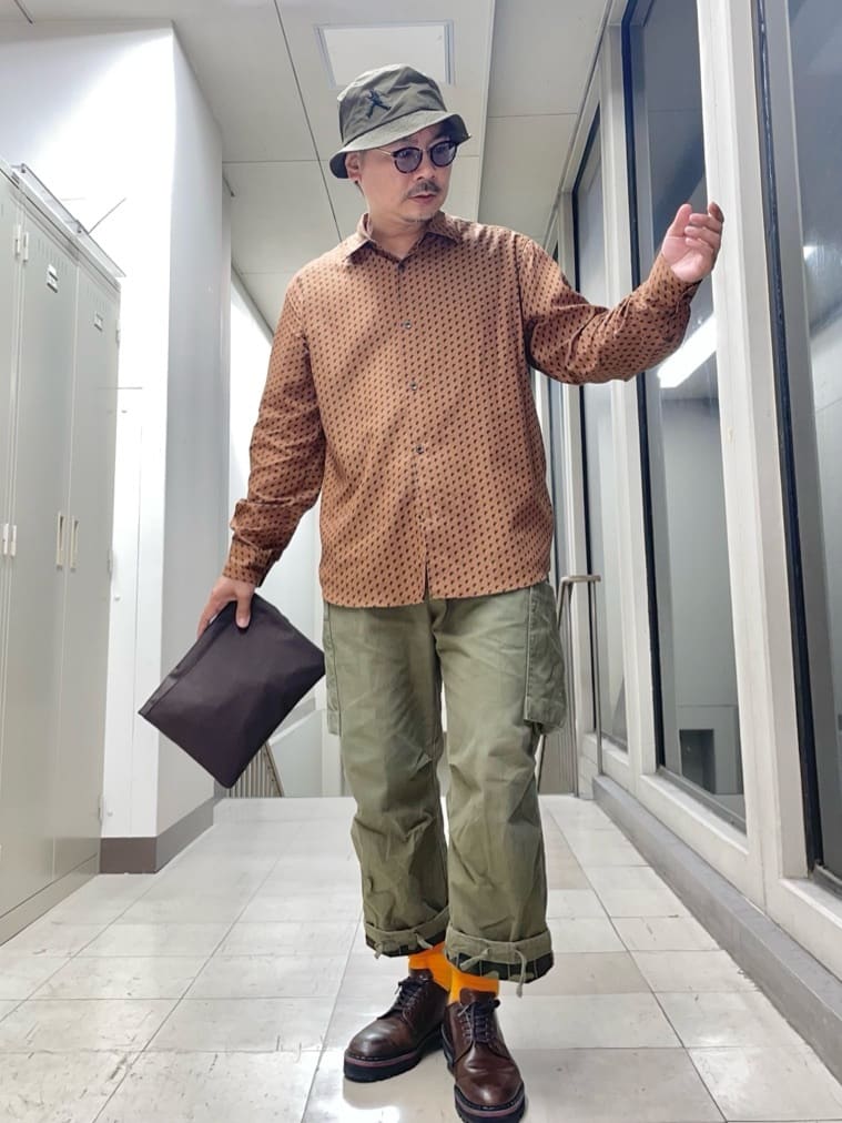 MAKOTO AIさんの「TAKEO KIKUCHI｜ボーラーハット柄 長袖シャツ」を使ったコーディネート