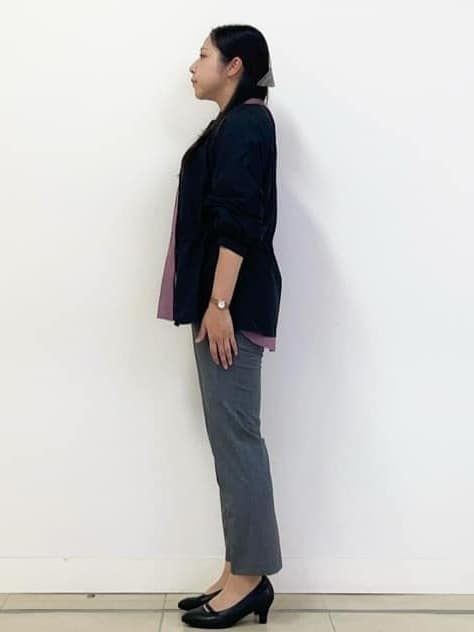 chisaさんの「Reflect｜【程よいゆとり感／体型カバー】ピンタックデザインシャンブレーブラウス」を使ったコーディネート