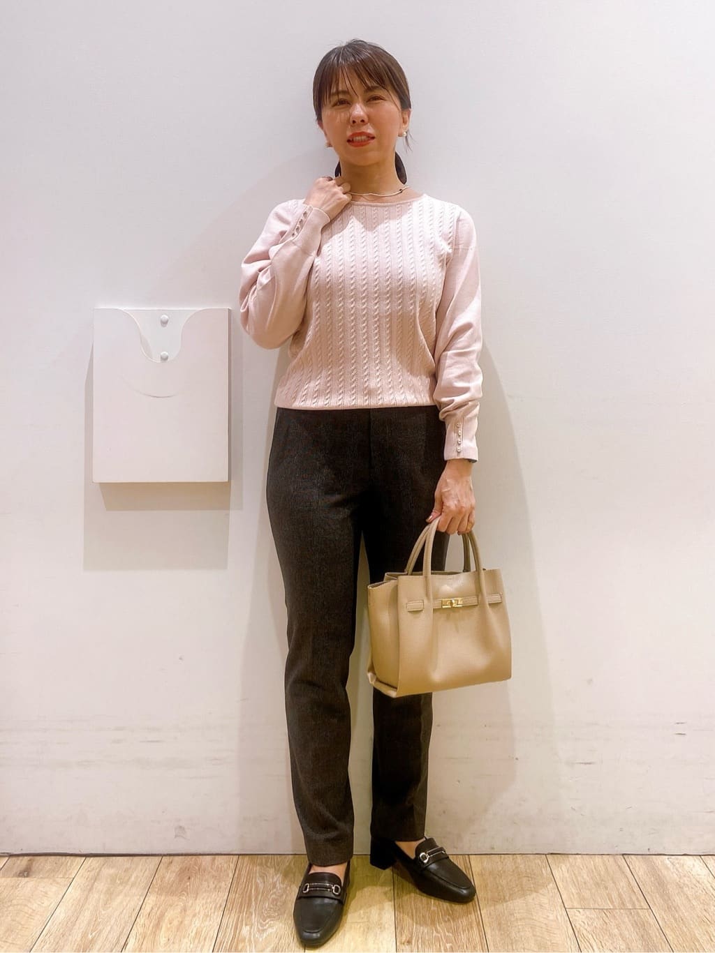 YUKOさんの「index｜ウォームストレッチテーパードパンツ【洗濯機OK／防シワ／吸湿発熱】《XS～3L》」を使ったコーディネート